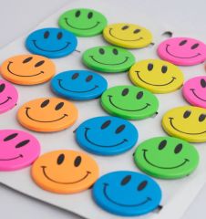 Toptan Rozet Renkli Gülen Yüz